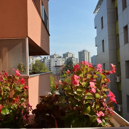 Апартаменты Trident